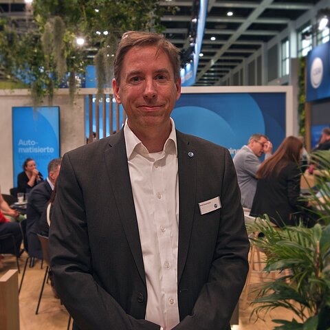 Dr. Axel Crasemann im Interview auf der DMEA 2026 Dr. Axel Crasemann im Interview auf der DMEA 2026